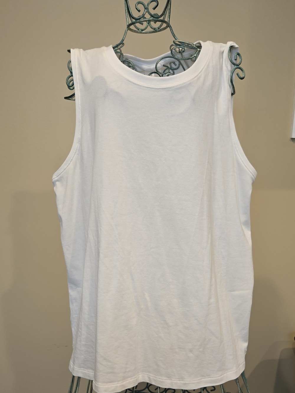 CALIA by Carrie Underwood White Crewneck Sleeveless Tank